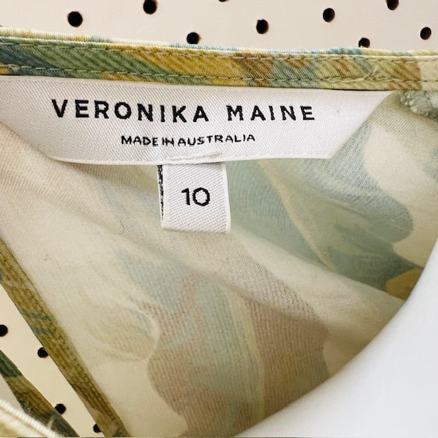 Veronika Maine / green Whispering Palms satin 3/4 sleeve top / 10 (3900753533982597927)