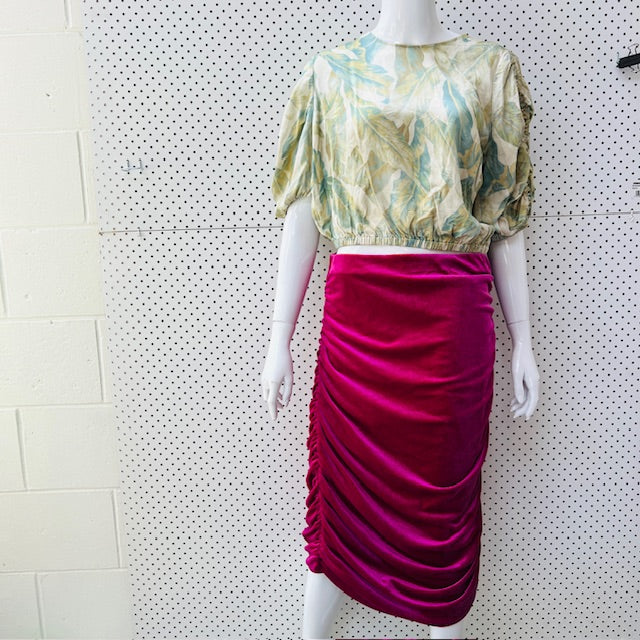 Veronika Maine / green Whispering Palms satin 3/4 sleeve top / 10 (3900753539594388597)