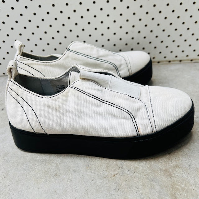 MOOCHI / white canvas platform slip-on sneakers / 37 (3900753629756335448)