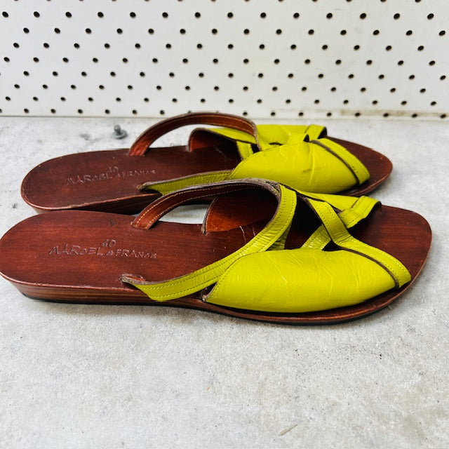 chartreuse / leather sandals / MARCEL FRANCE / 40 (3900753640686033878)