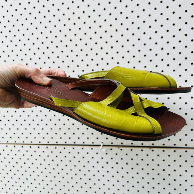 chartreuse / leather sandals / MARCEL FRANCE / 40 (3900753644219181165)