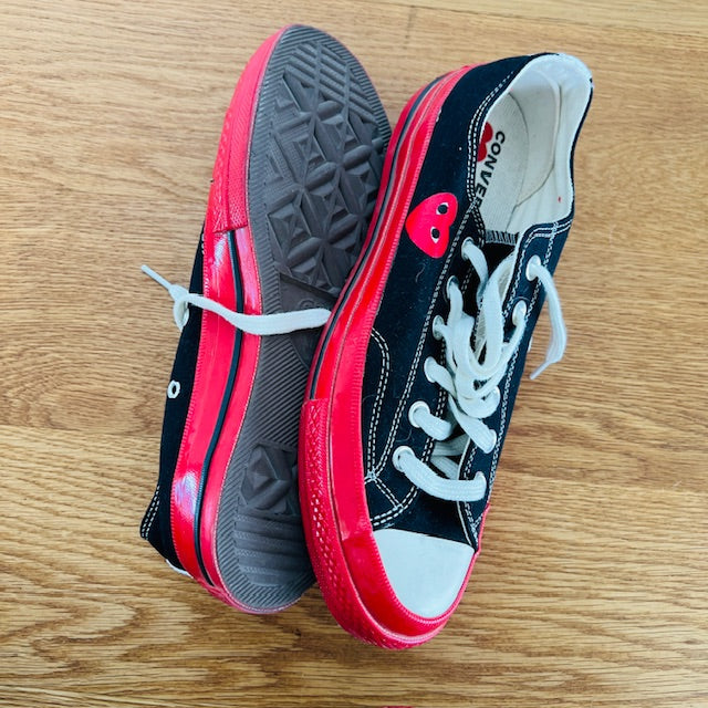 COMME DES GARCONS PLAY x CONVERSE / chuck 70 low tops w red sole / 40 (3904997053452412682)