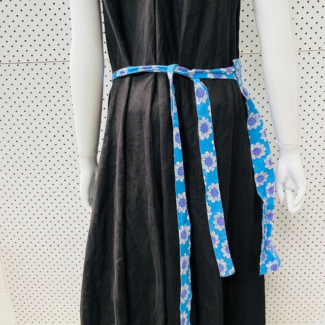 1960s vintage / handmade apron (3905753686050119539)