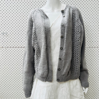 hand kintted / light grey wool cardigan / L (3906717036991485797)
