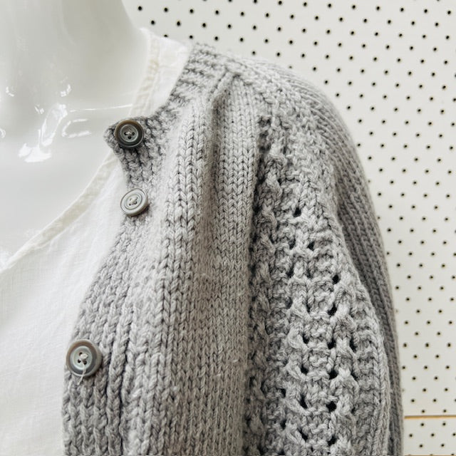 hand kintted / light grey wool cardigan / L (3906717043143030886)