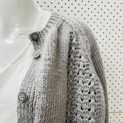 hand kintted / light grey wool cardigan / L (3906717043143030886)