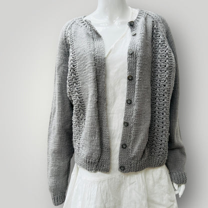 hand kintted / light grey wool cardigan / L (3906717278055602384)