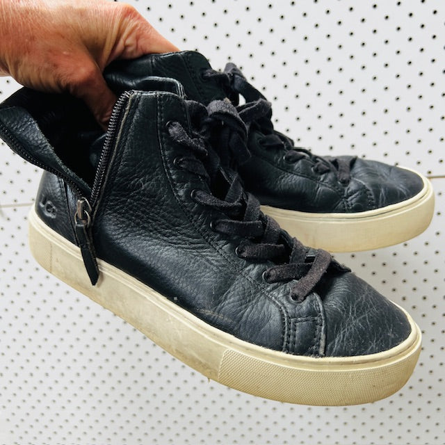 UGG / olli high top sneakers in black leather / 39 (3906882918251507721)