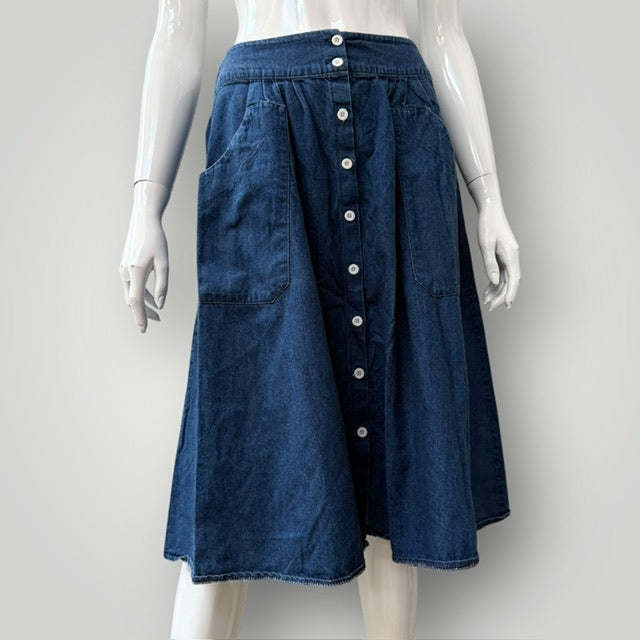 denim / a line skirt with white button up front / s (3909214224440912070)
