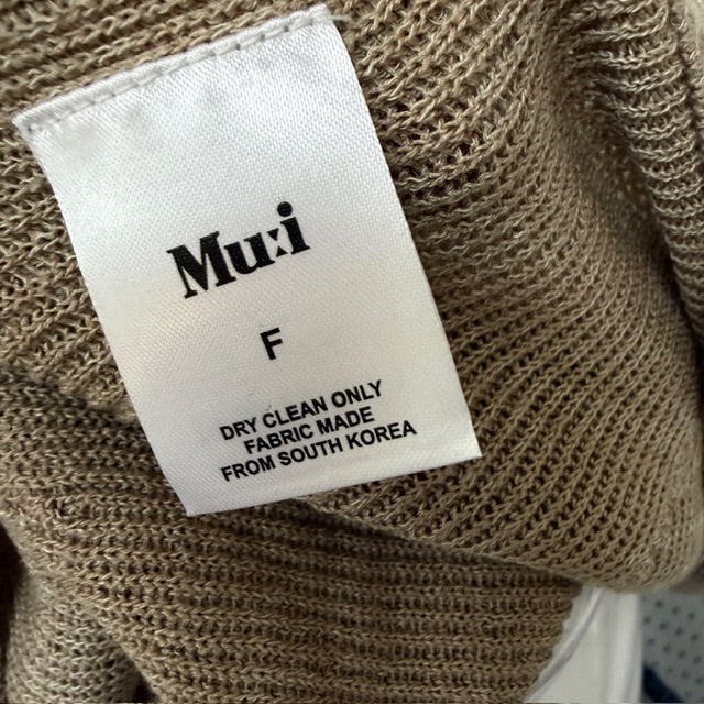 MU:I korea / v neck top / s (3909214253816371274)