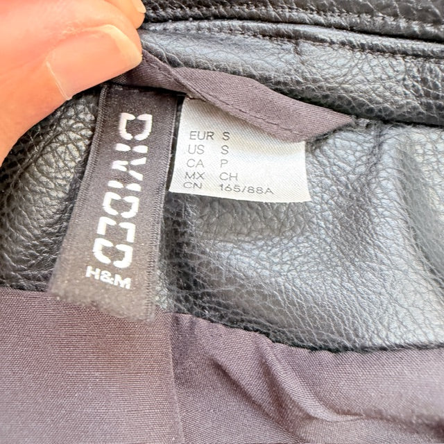 h&m / vegan leather sleeveless biker jacket / s (3909214298769655752)