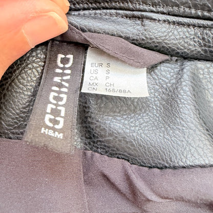 h&m / vegan leather sleeveless biker jacket / s (3909214298769655752)