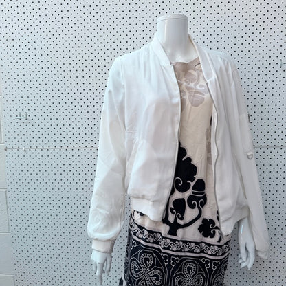 just jeans / white padded bomber jacket / m (3909214311232324162)