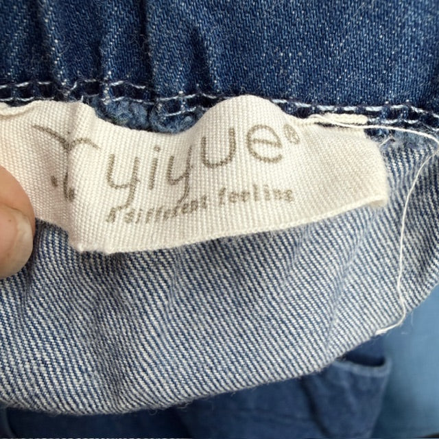 denim / a line skirt with white button up front / s (3909294022877442796)