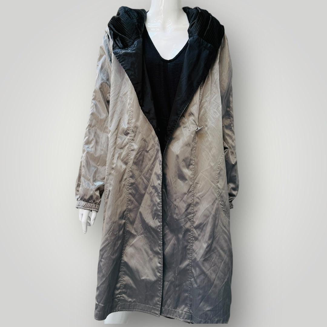 silver / black reversible coat / M (3910510470169873424)
