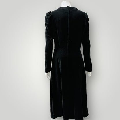 1970s nz vintage / HULLABALOO (thornton hall) / black velvet dress / s (3911741645301895768)