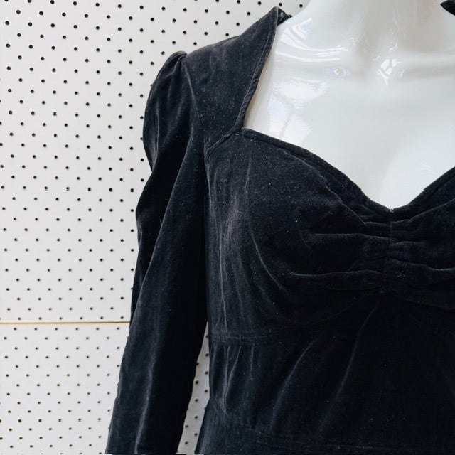 1970s nz vintage / HULLABALOO (thornton hall) / black velvet dress / s (3911741881363175546)