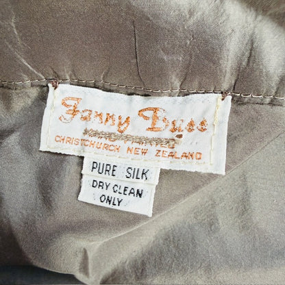 1960s nz vintage / FANNY BUSS / silk maxi skirt in silver / s (3912343425986210957)