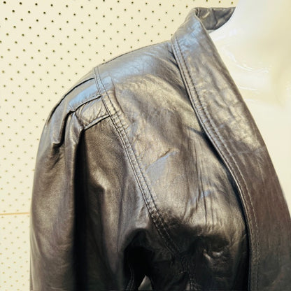 1980s nz vintage / HIDE SHOP / black leather jacket / 14 / made in nz (3912618442693314203)