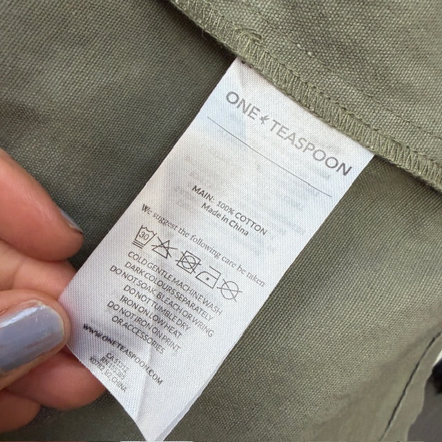 ONE TEASAPOON / green trench with gold details / s (3913640211377173620)