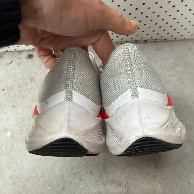 NIKE / Winflo 8 Rawdacious / tokyo olympics white + crimson / 41 (3914313785317176155)