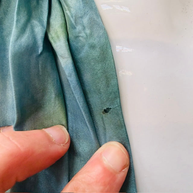 tie dyed / fringed silk scarf (3914839089228460217)