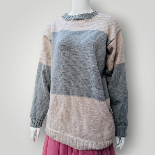 hand knitted / pink grey / wool jumper / m (3915005009106355947)