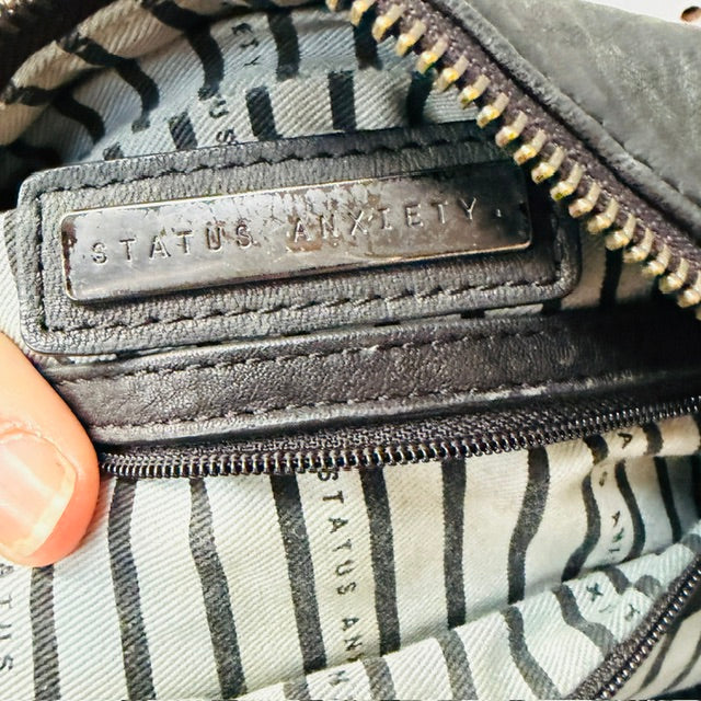LV / round coin purse (3915270245807107931)