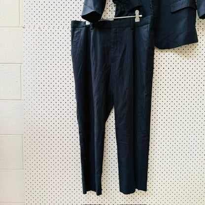 Taylormade nz / suit / wool/cashmere/silk pinstriped grey / s (3915872014192043708)