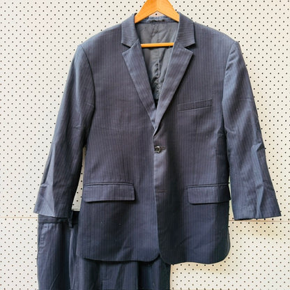 Taylormade nz / suit / wool/cashmere/silk pinstriped grey / s (3915872017584964759)