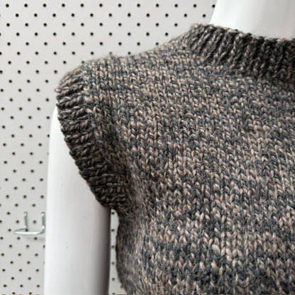 hand knitted / brown wool sleeveless vest / s (3916143027043833151)