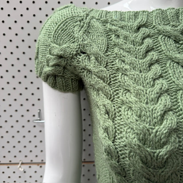 hand knitted / green wool top / s (3916143051445515071)