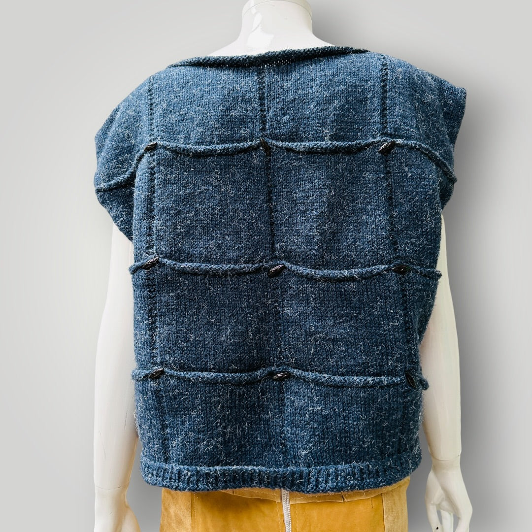 hand knitted / blue wool vest / m (3916143570396378446)