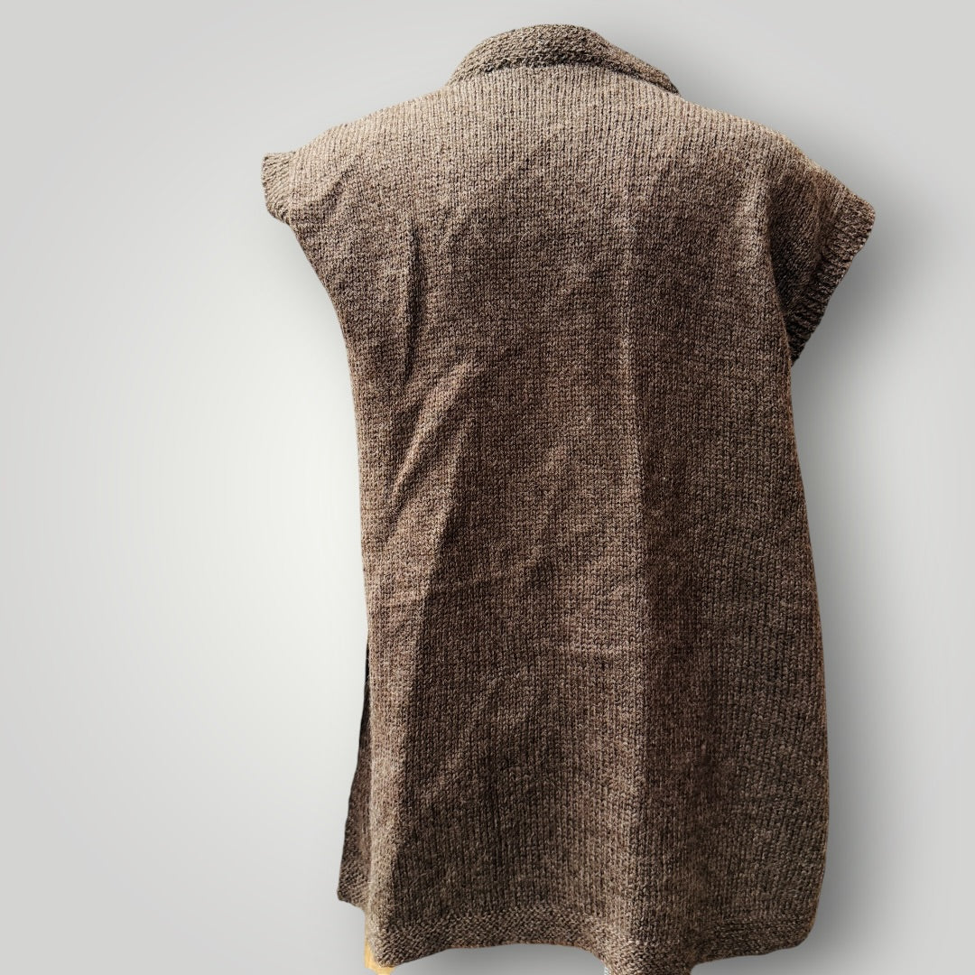 hand knitted / brown wool button up vest / m (3916143607414331765)