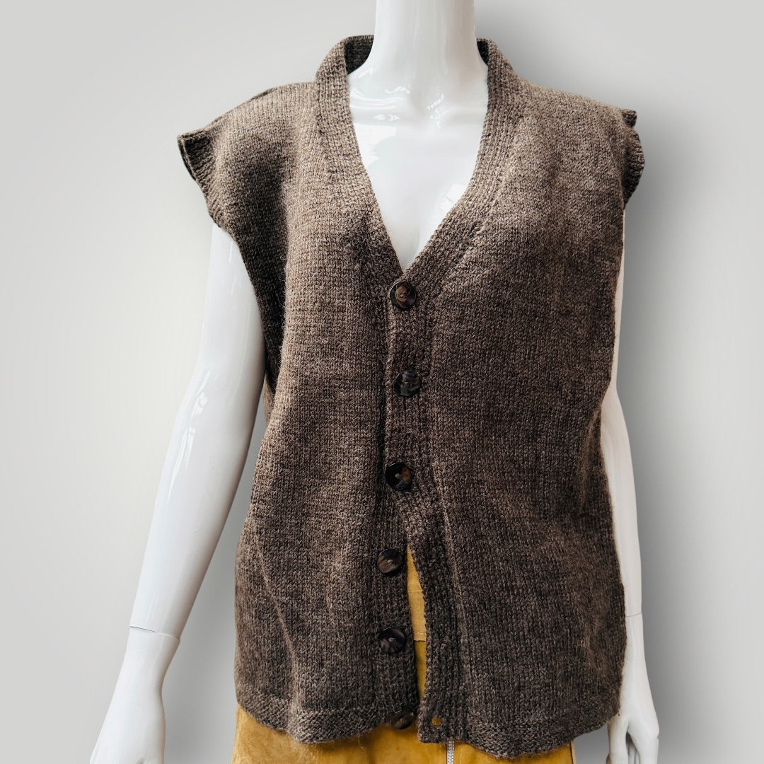 hand knitted / brown wool button up vest / m (3916143609320309035)