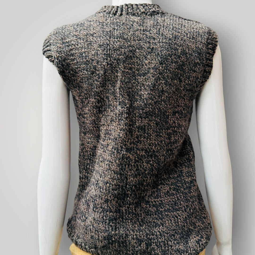 hand knitted / brown wool sleeveless vest / s (3916143629808621268)