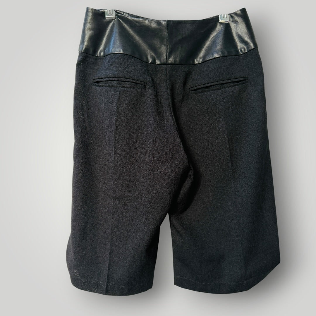 Y2k nz vintage / Natalija Kucija / black flared shorts w wide waistband / 10 (3916639655937592168)