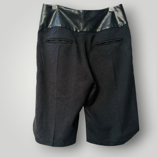 Y2k nz vintage / Natalija Kucija / black flared shorts w wide waistband / 10 (3916639655937592168)