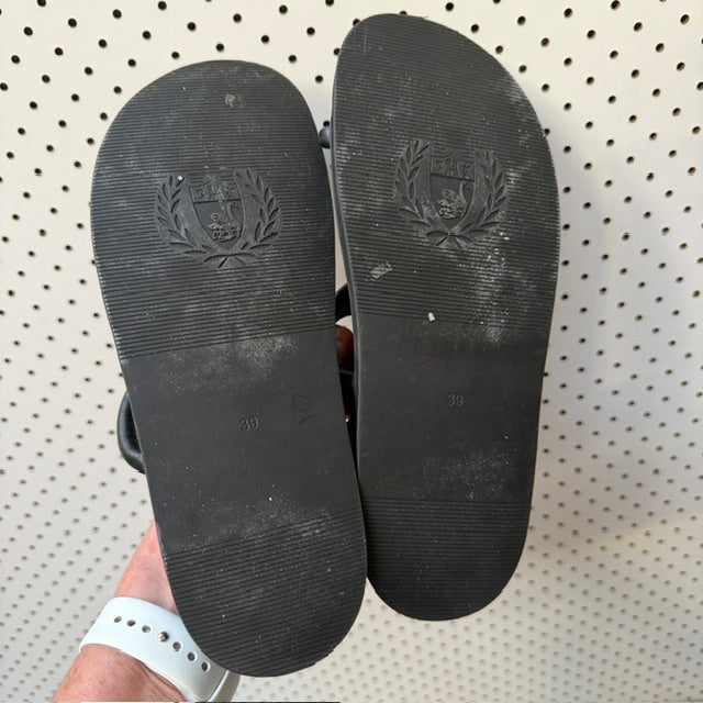 Mi Piaci / Circe slides / 39 (3916725413378556829)