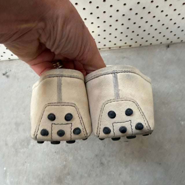 Tod's / loafers / off-white suede / 37.5 (3916725432637624515)