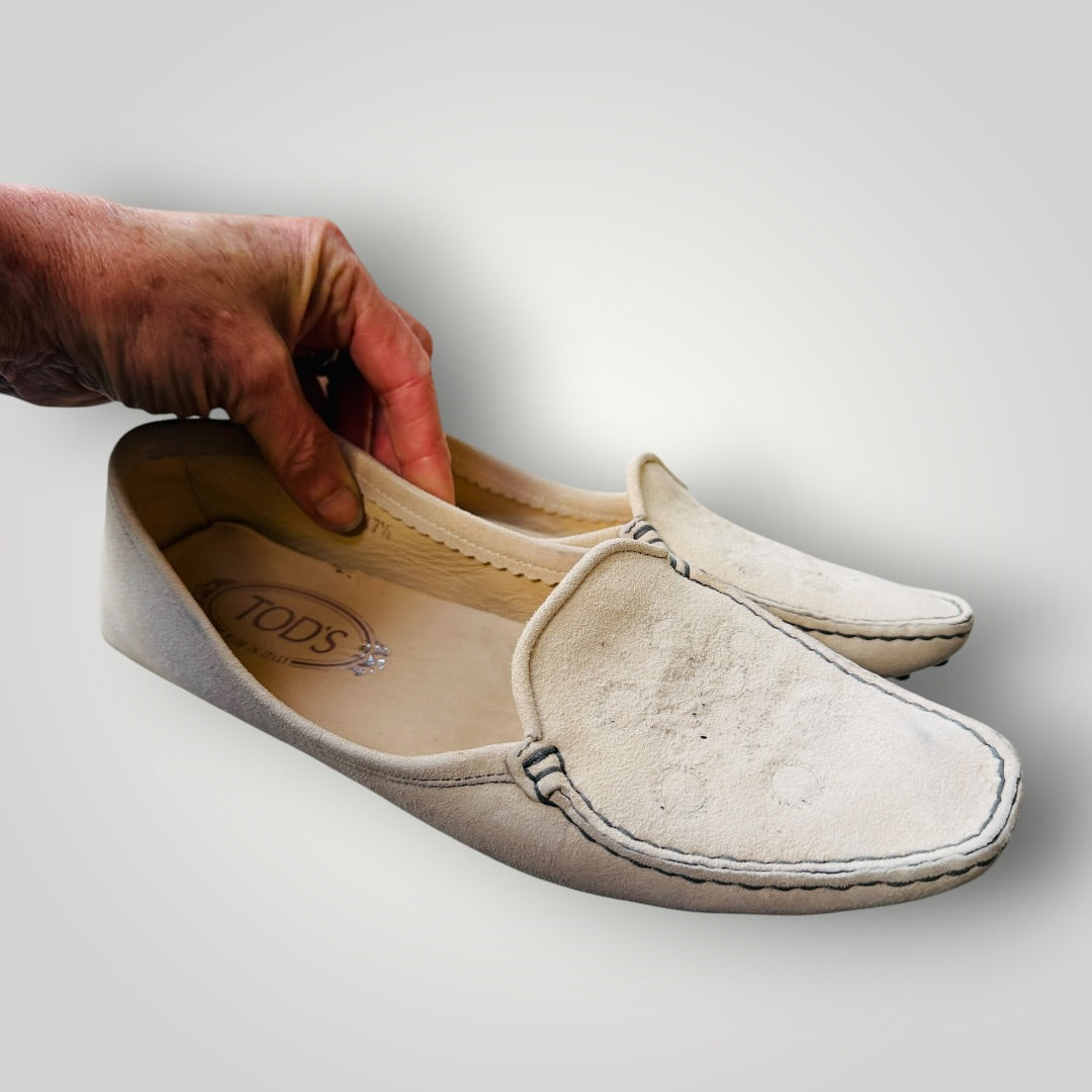 Tod's / loafers / off-white suede / 37.5 (3916725677016352644)