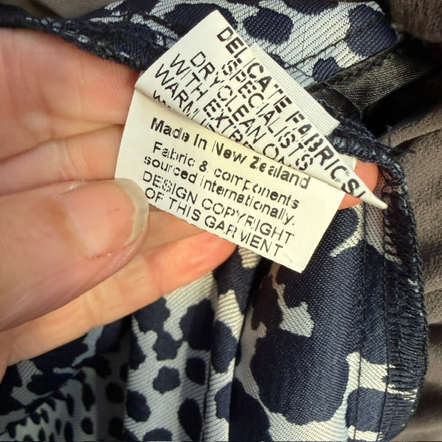 WORLD / midnight garden skirt in silk / s / made in nz / $699rrp (3917188294412691953)