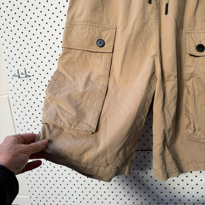 Moochi / Locate shorts / m / made in nz (3917188422798572848)