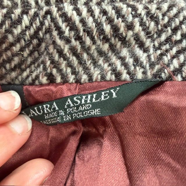 1990s vintage / Laura Ashley /  tweed herringbone wool coat / M/L (3917331716828710965)