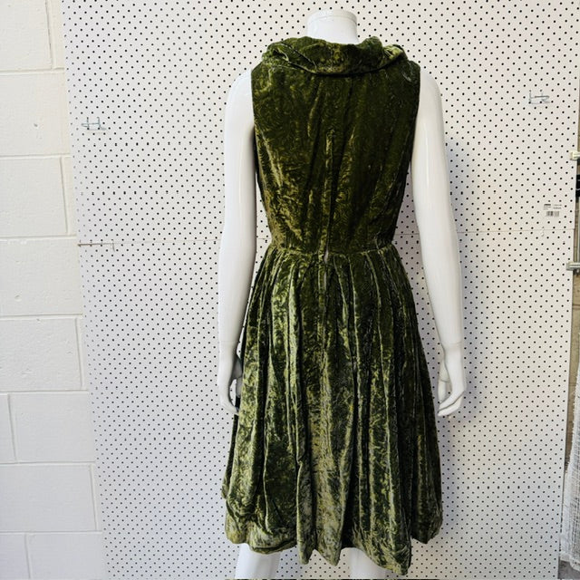 1960s vintage / sleeveless green silk velvet dress / s (3917349678735950349)