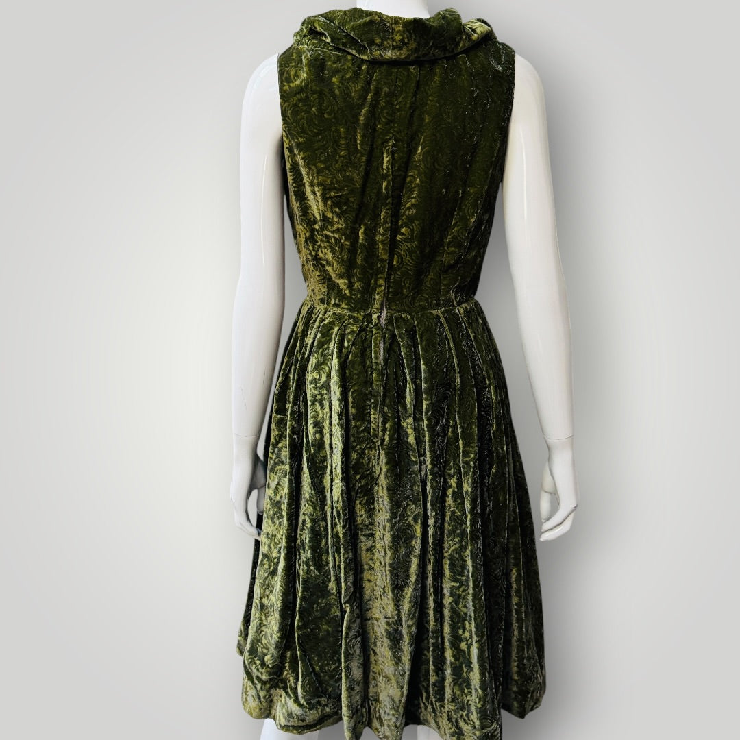 1960s vintage / sleeveless green silk velvet dress / s (3917349792956717080)