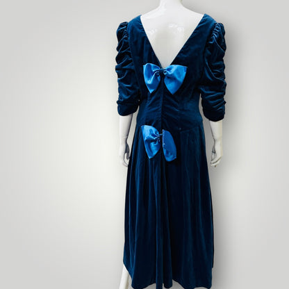 1990s nz vintage / velvet ball dress / s (3919579069140908674)