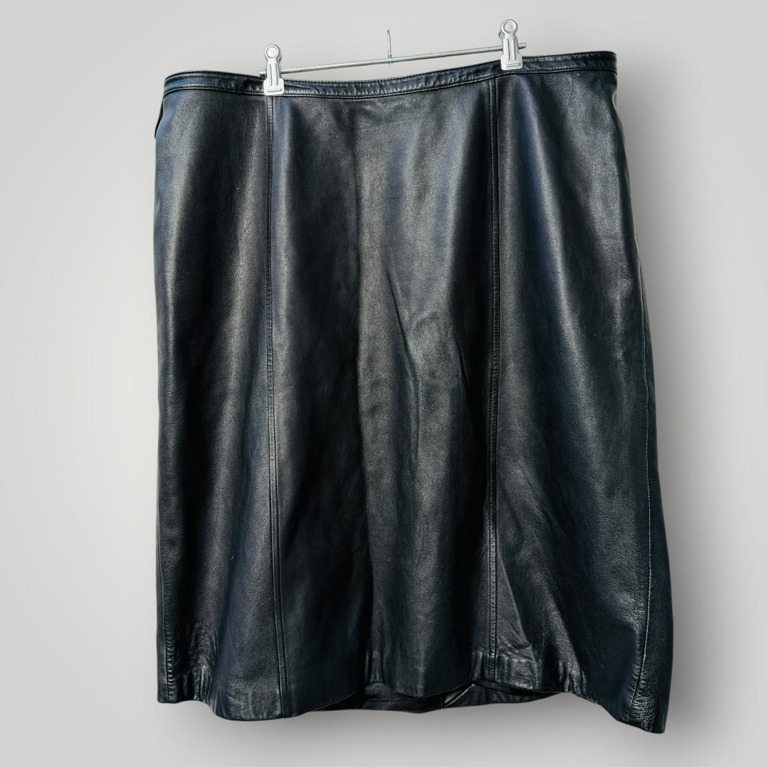 y2k vintage / MICHEL ANTONI / black leather skirt / 18 (3919664932020871275)