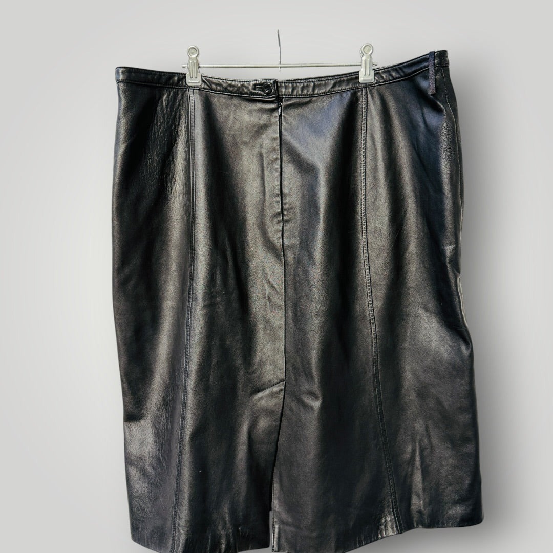 y2k vintage / MICHEL ANTONI / black leather skirt / 18 (3919664934295107272)