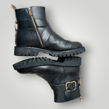 KATHRYN WILSON / flat leather ankle boots / 38 (3919746153414860717)